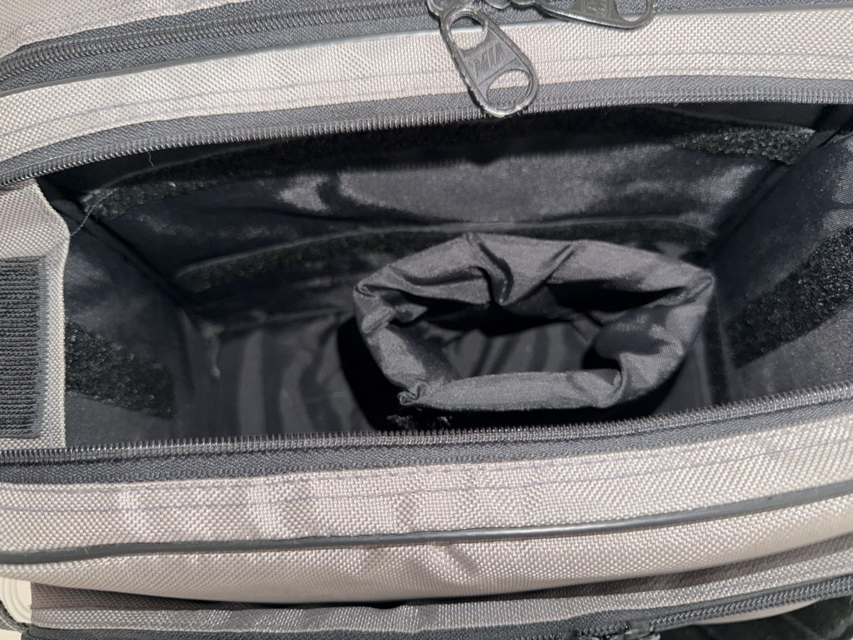 Borse: Monza Tasche mit Fächern grau schwarz guter Zustand – Usato da Domat/ Ems venduto da Ba312 3