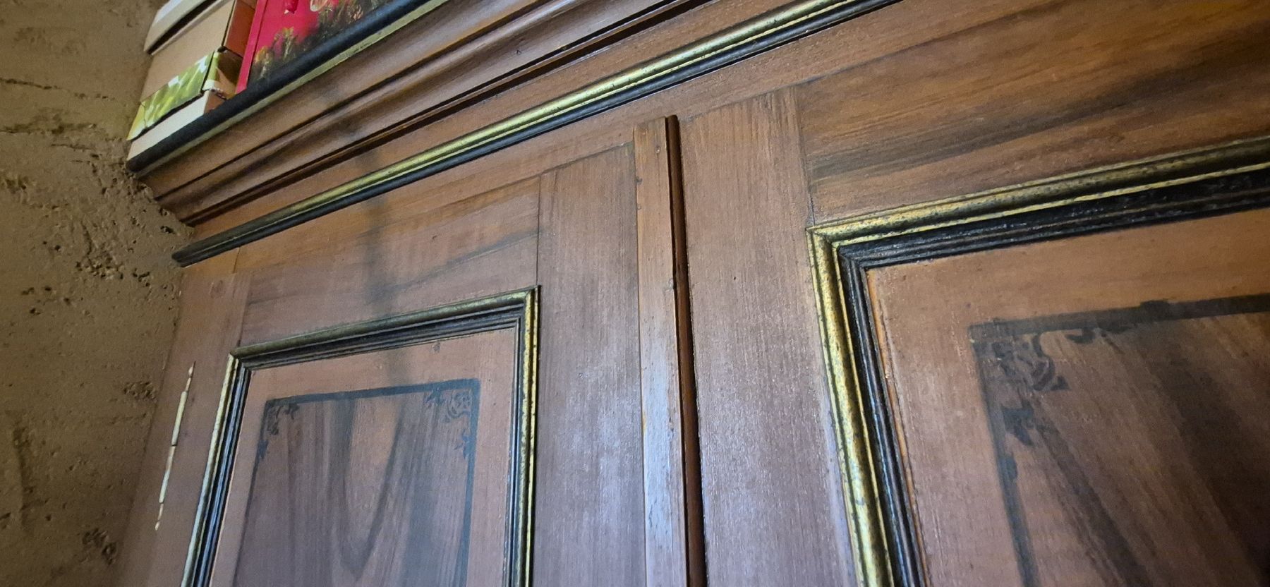 Armadi: Alter Tannenschrank – Usato da Ziefen venduto da Momihatalles 8