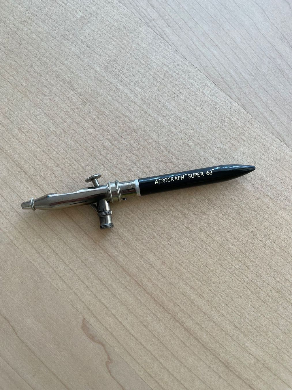 Tutti gli attrezzi: DeVilbiss Airbrushpistole 0.2 mm – Usato da Emmetten venduto da Digicrack 1