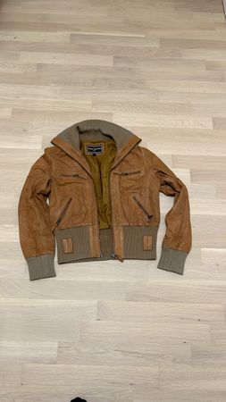 Schicke Lederjacke in Braun Gr. 38