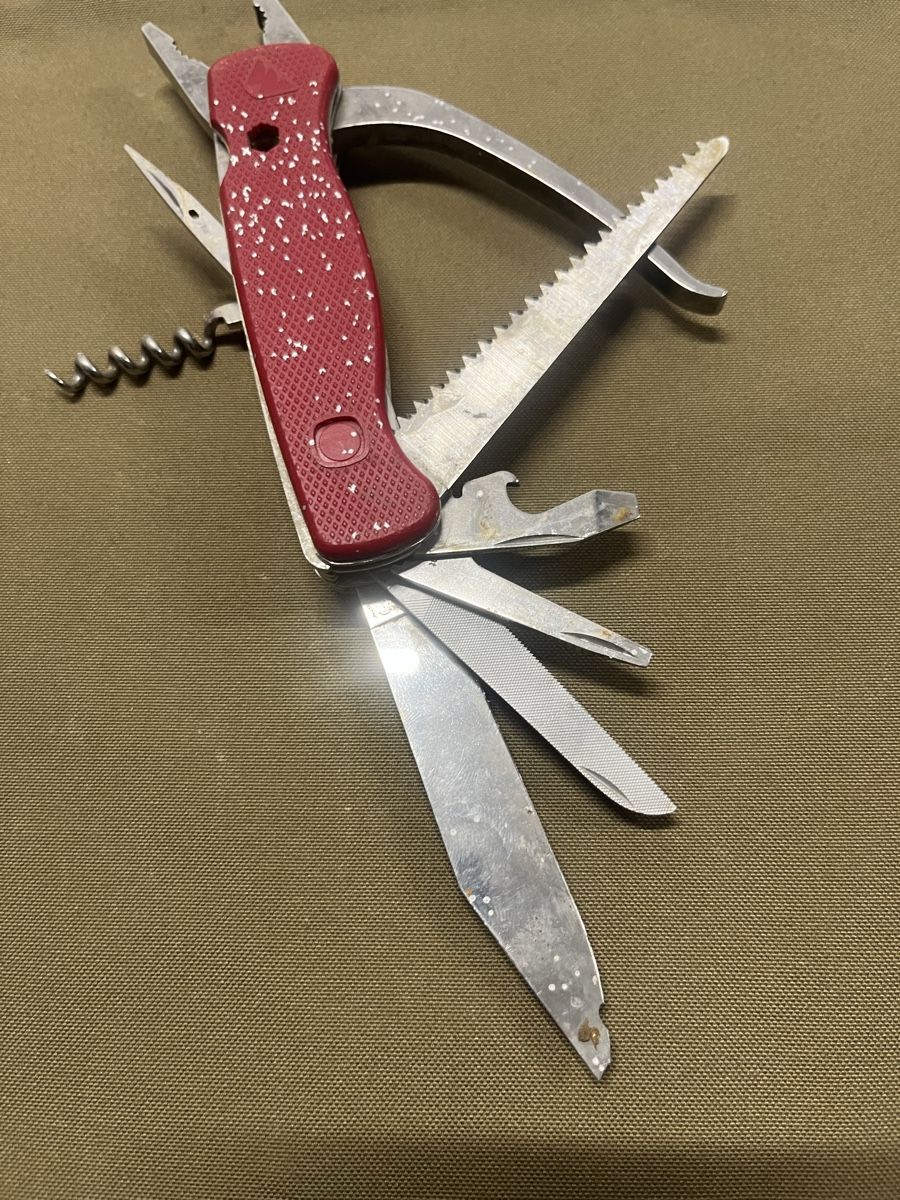 Taschenmesser: Grosses Multitool, gebraucht. – Gebraucht aus Würenlos von KLG_3TBs 5