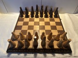 Schachspiel Holz klappbar mit Figuren, guter Zustand