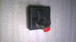 ring edelsthal,,mit rot stein,,,glanzig