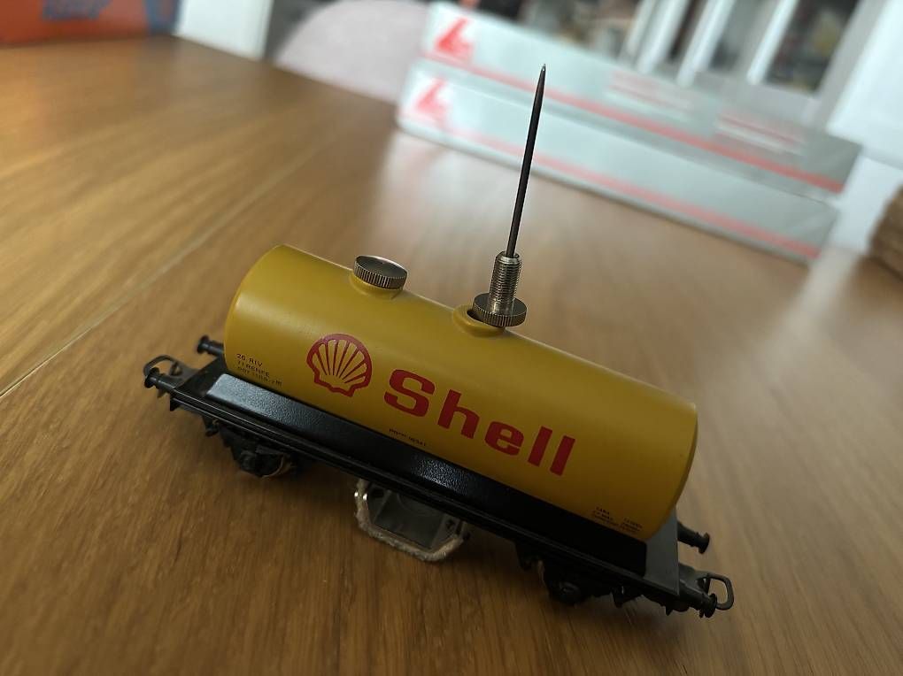 Märklin Modelleisenbahnen: Wagon nettoyeur Shell – Gebraucht aus Orbe von car_8grw 3