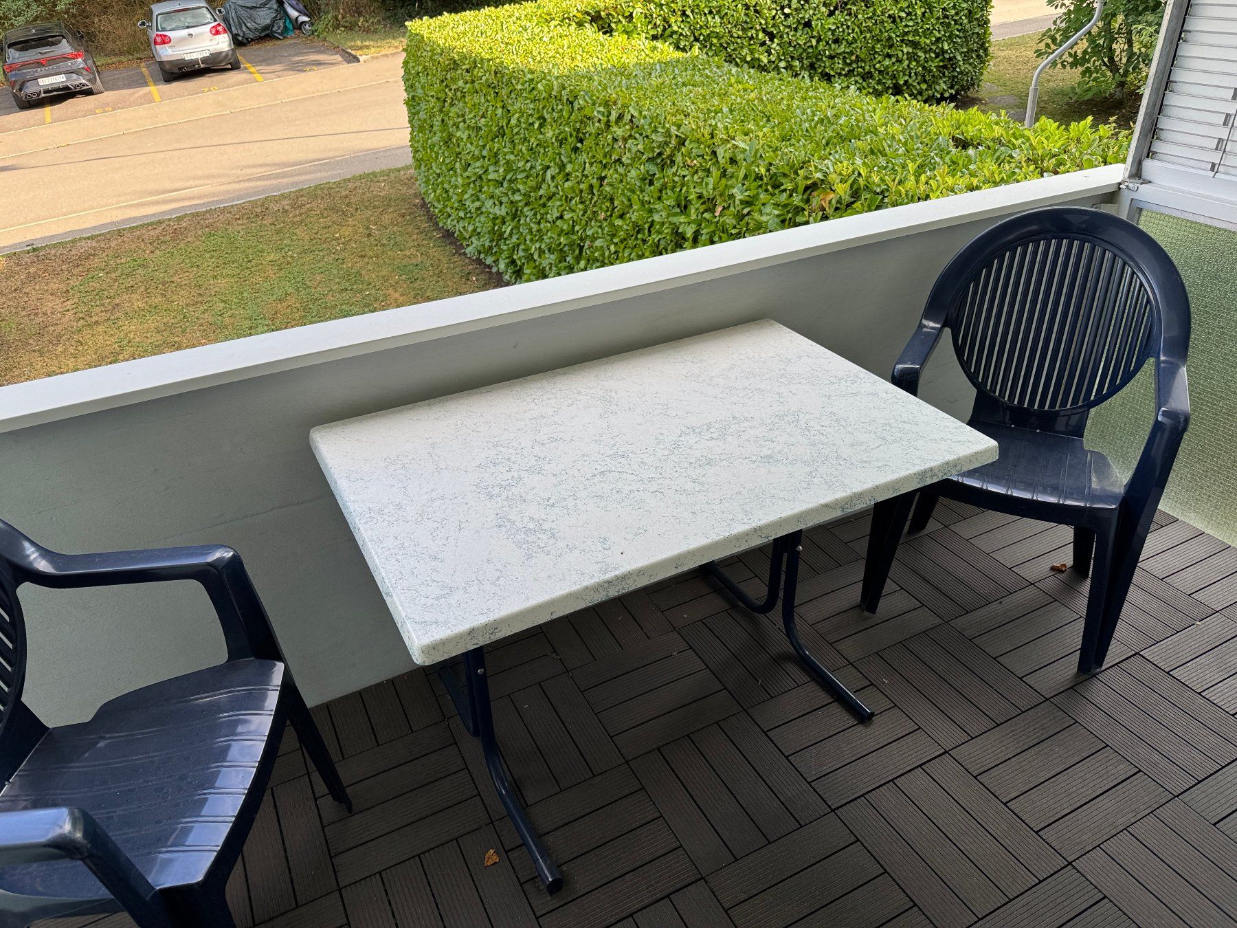 Set di tavolo e panche: Balkontisch plus zwei Stühle – Usato da Stäfa venduto da koopjesnu 1