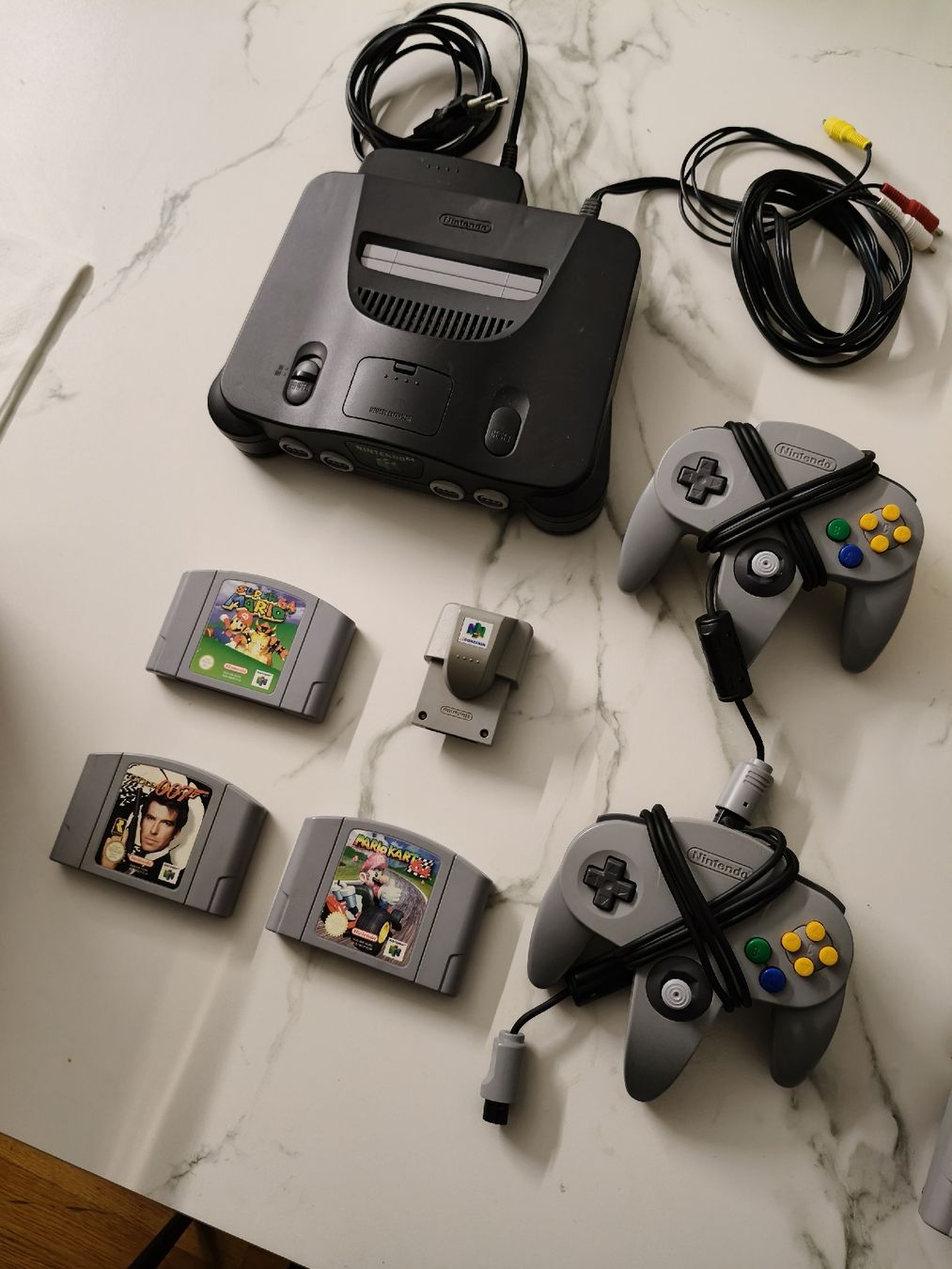 Nintendo Konsolen: Nintendo 64 Konsole + 2 Controller & 4 Games, Top Zustand! – Gebraucht aus Oensingen von ece_8k7q 1