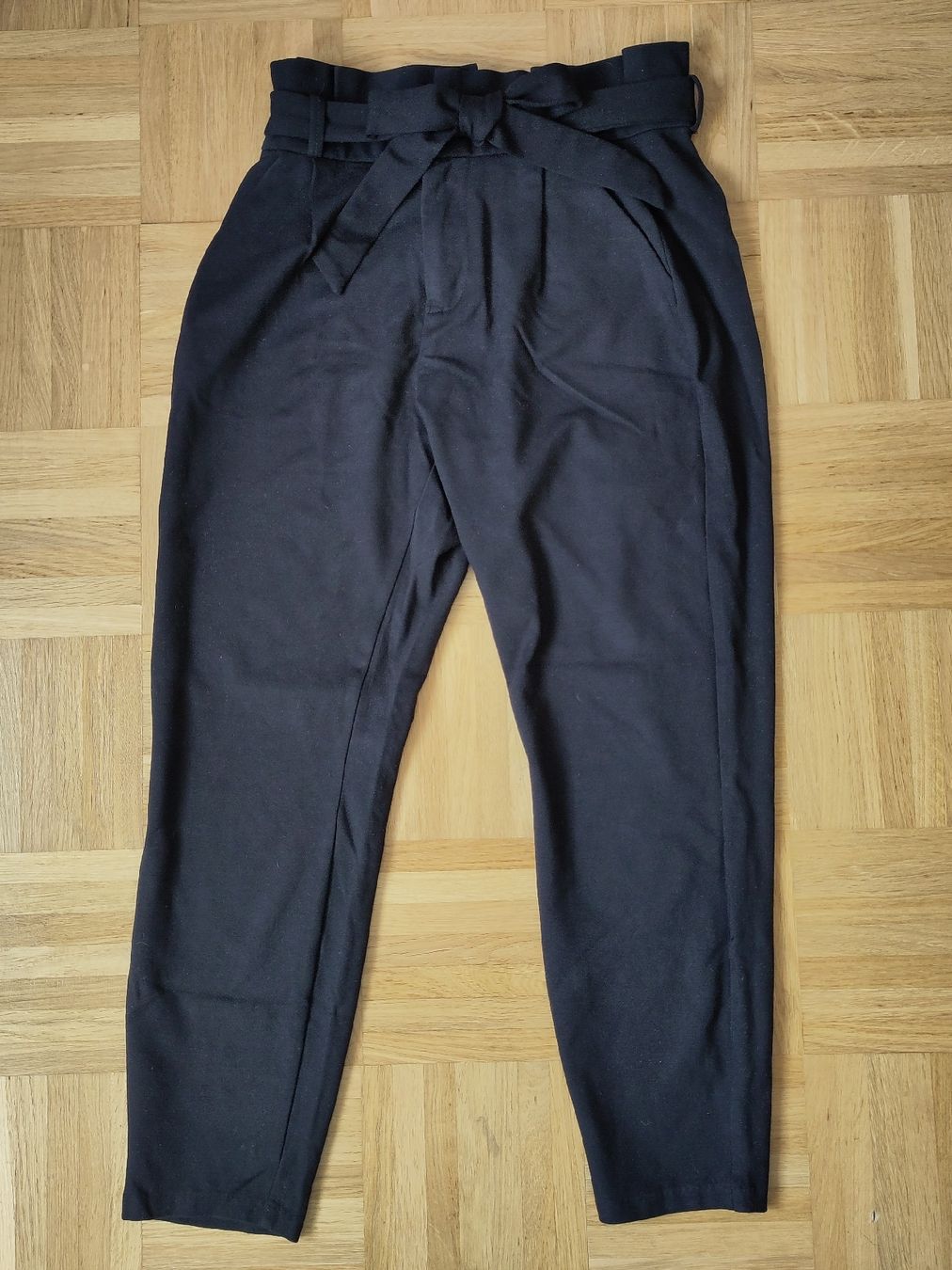 Vero Moda Hosen: Hosen Vero Moda Gr. S, mit Gürtel – Gebraucht aus Bern von icanhearyoursmile 1