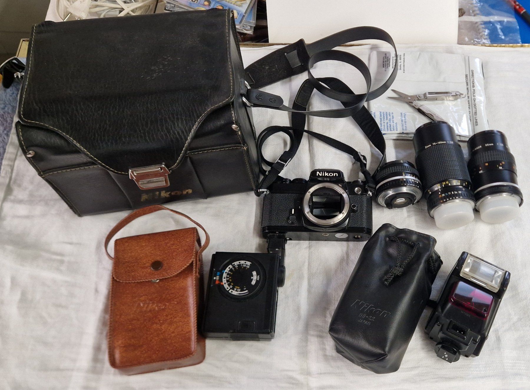 Nikon Fotocamera: NIKON FE GEHÄUSE MIT ZUBEHÖR – Usato da Bilten venduto da Mic2022