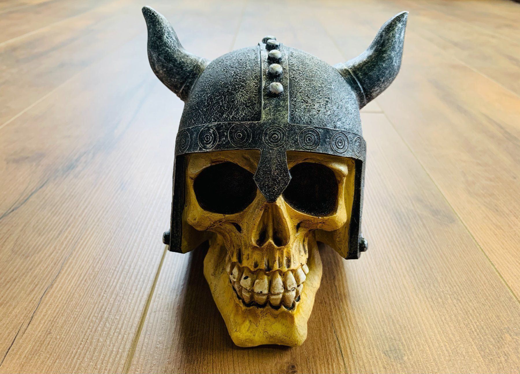 Skulpturen & Statuen: Totenschädel Schädel SKULL Ritter 14cm NEU – Neu und originalverpackt aus Bergdietikon von shopAgent 6