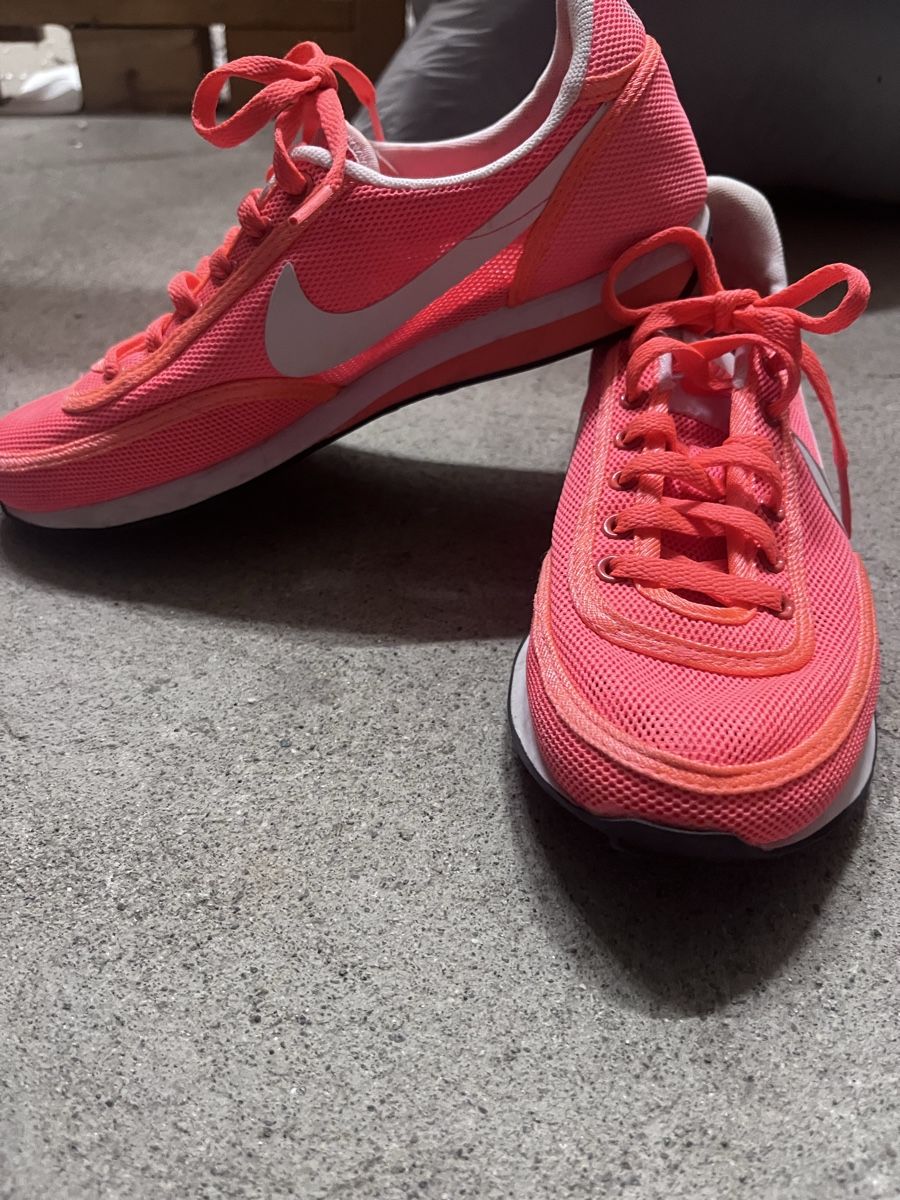 Nike Scarpe da donna: Nike Schuhe, Grösse 37, Top Zustand – Nuovo (secondo la descrizione) da Zürich venduto da nutoxo 3