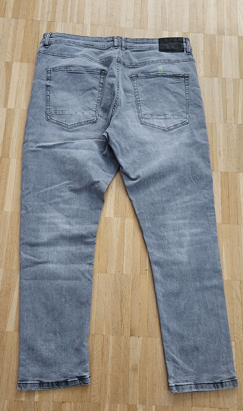 Jeans: graue Herrenjeans 38/32 54/56 – Usato da herisau venduto da Florusa 1
