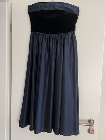 Vintage 80s: Robe longue Laura Ashley avec étole