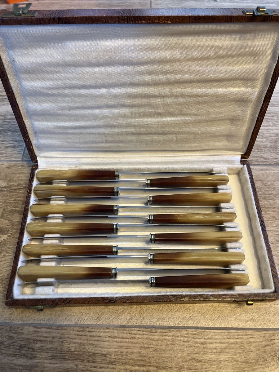 Couteaux: Coffret 12 Couteaux – D'occasion à Dübendorf par jon_hxx8