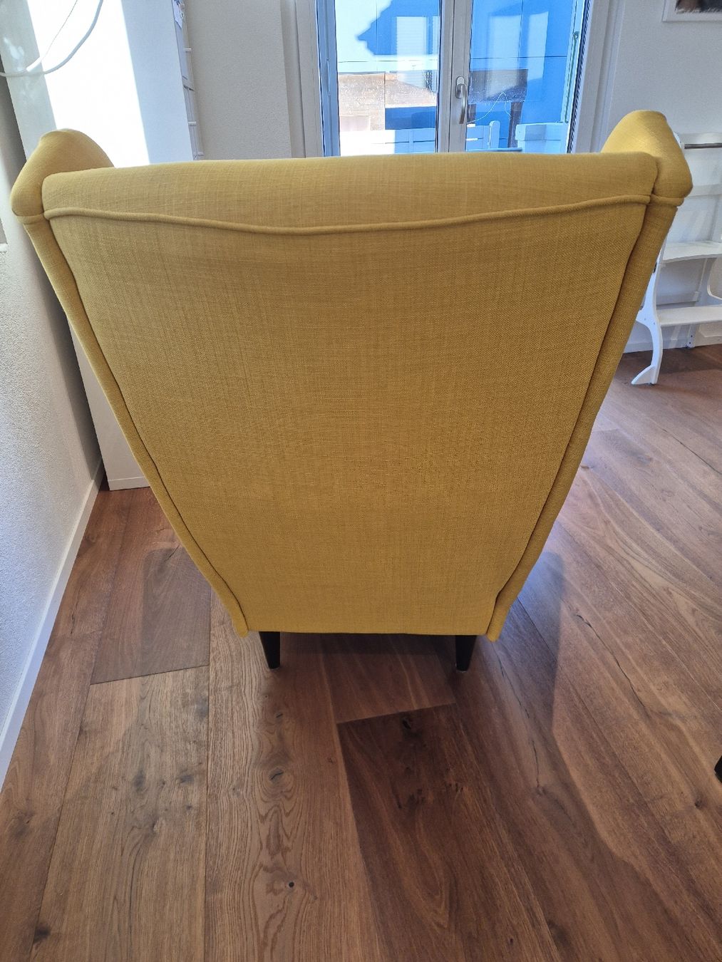 Ikea Poltrone: IKEA STRANDMON Ohrensessel inkl. Hocker – Usato da Thun venduto da tri-tra-trio 3