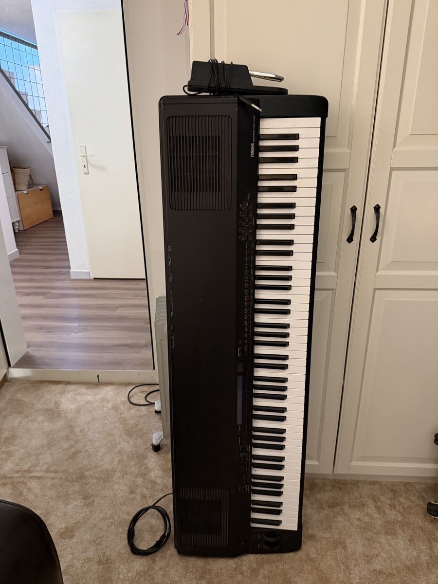 Yamaha Strumenti musicali: Yamaha Digital Piano P300 – Usato da Oetwil am See venduto da Davek 2