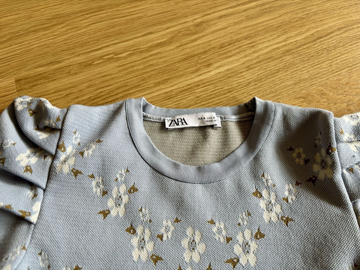 Zara Camicette: Zara Bluse Puffärmel Grösse S Blumenmuster blau – Usato da Baden venduto da Tiffany6878 1