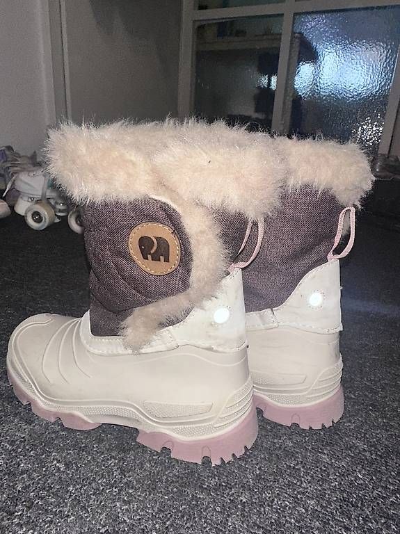 Scarpe per ragazze: Winterstiefel – Usato da Birsfelden venduto da kil_d79j