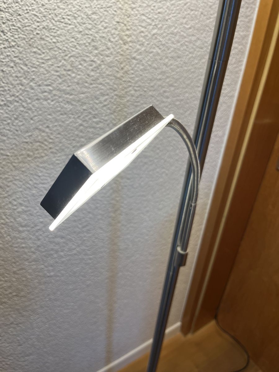 Lampen: Stehlampe LED mit Leselicht  – Gebraucht aus Niederbipp von zimtzucker78 2