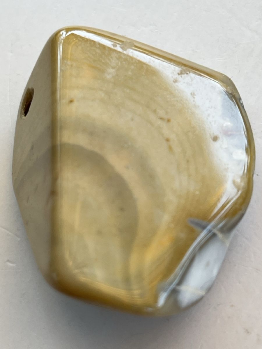 Minerali & Pietre curative: Rundum geschliffen und polierter Silex / Flint, gebohrt – Usato da Uster venduto da Arrayo 2