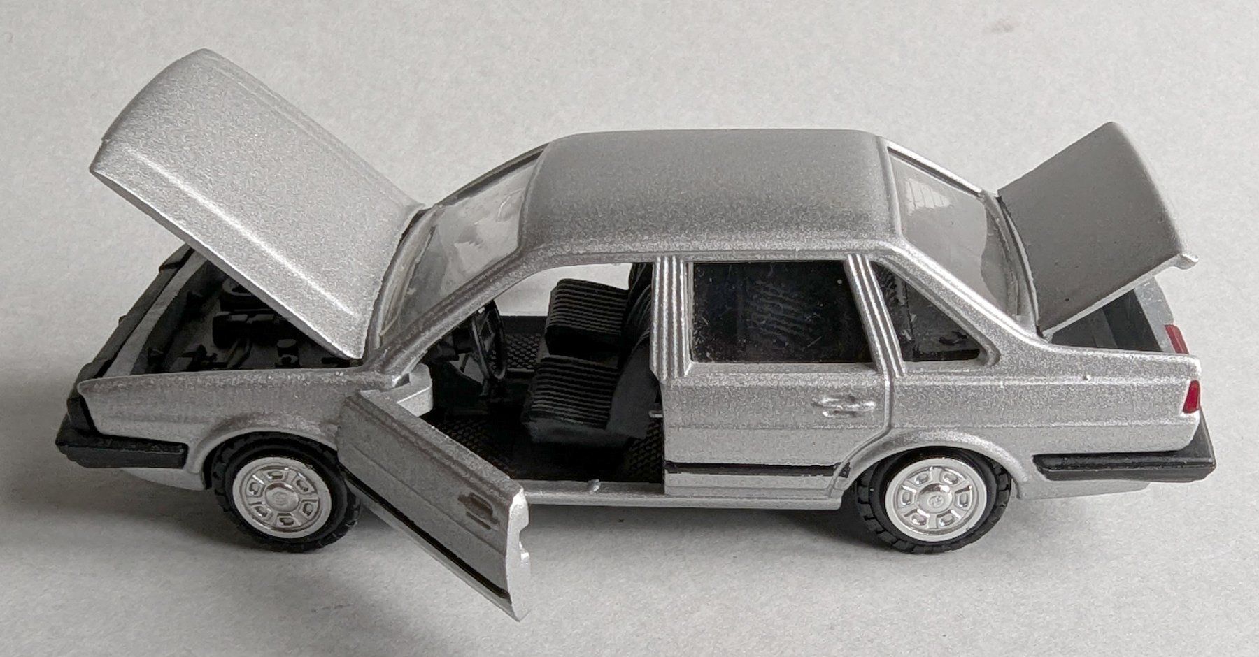 Conrad Modellini d'auto: Conrad VW Santana GL, 1/43 – Nuovo (secondo la descrizione) da Olten venduto da VanishingPoint.71 3