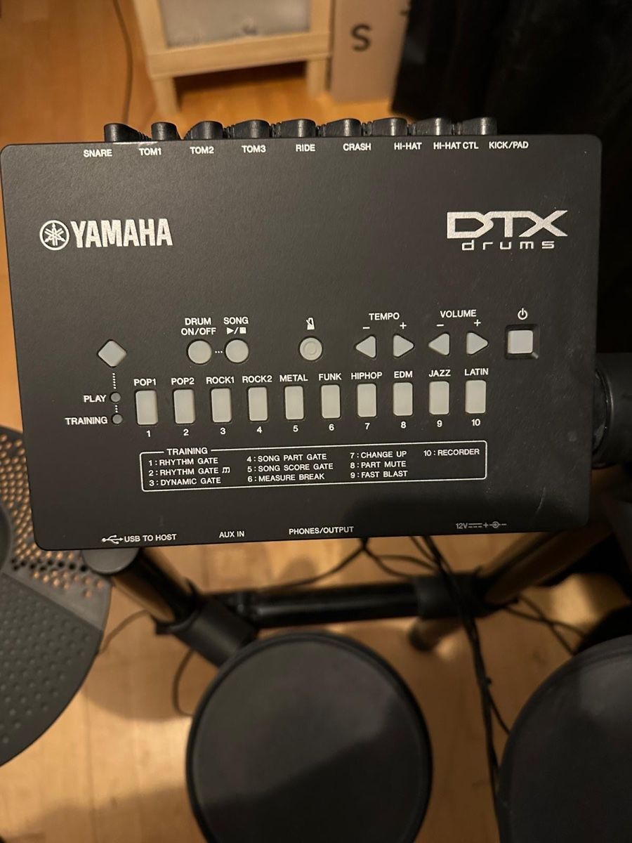 Yamaha Strumenti musicali: Batterie électronique Yamaha DTX - complète avec pédales – Nuovo (secondo la descrizione) da Le Lignon venduto da Crocogril 1
