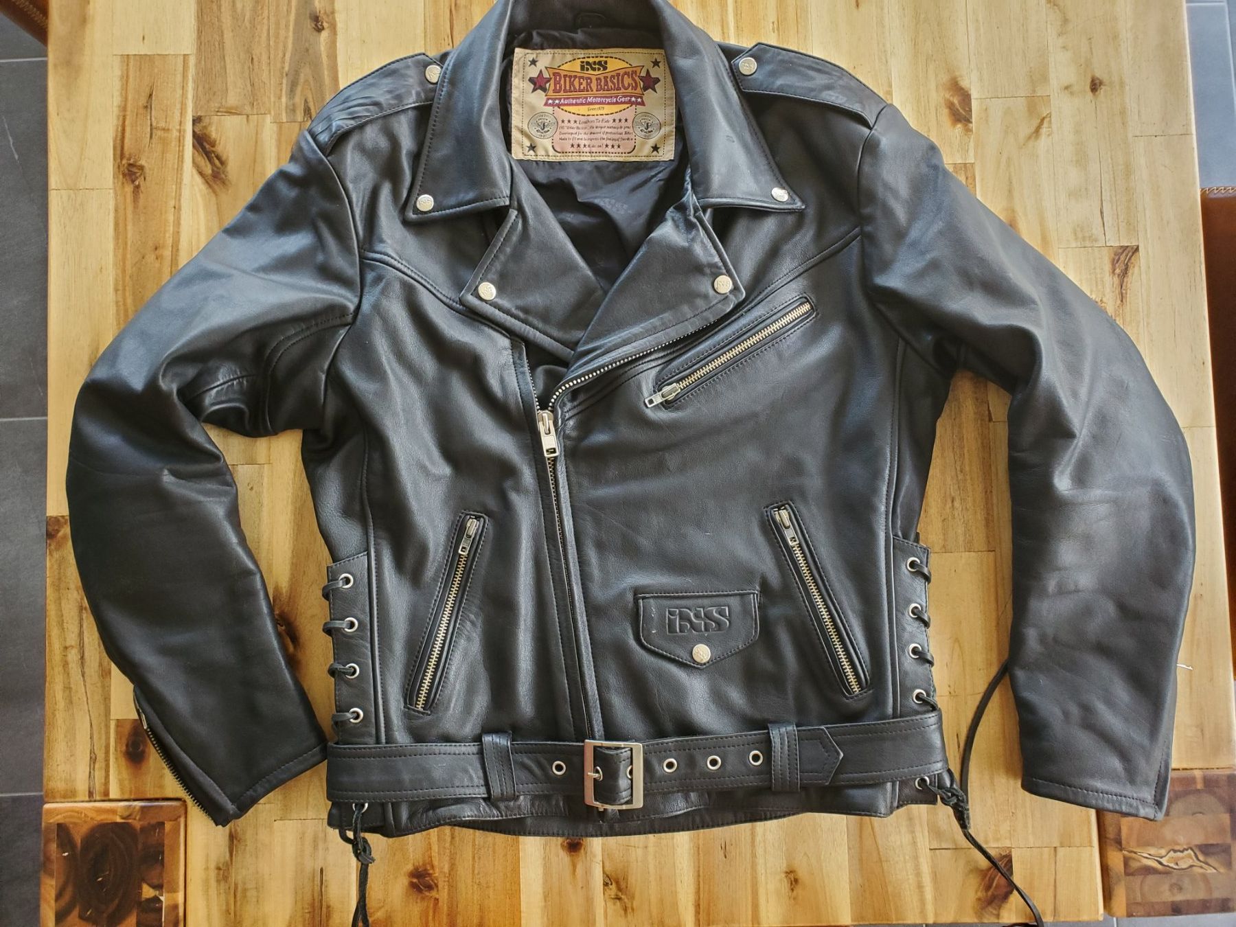 Lotti di vestiti: Motorrad Jacke, Hose, Stiefel Leder – Usato da Schwarzsee venduto da dergli01