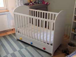 Kinderbett weiss 120x60cm mit Schubladen guter Zustand