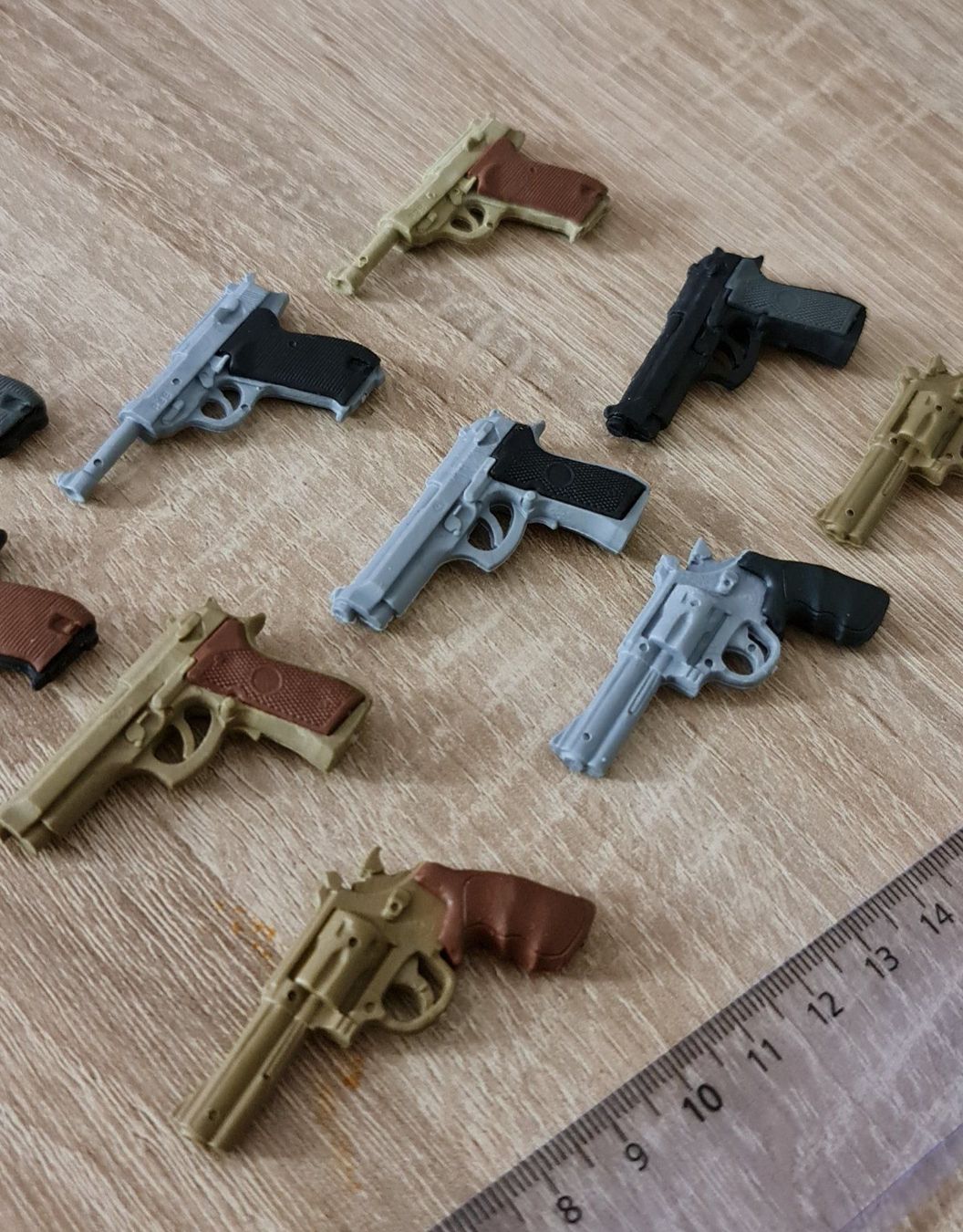 Matite, matite colorate & gessi: 3stk Radiergummi S&W Beretta P38 Pistole – Nuovo e nell'imballaggio originale da Effretikon venduto da easyjones