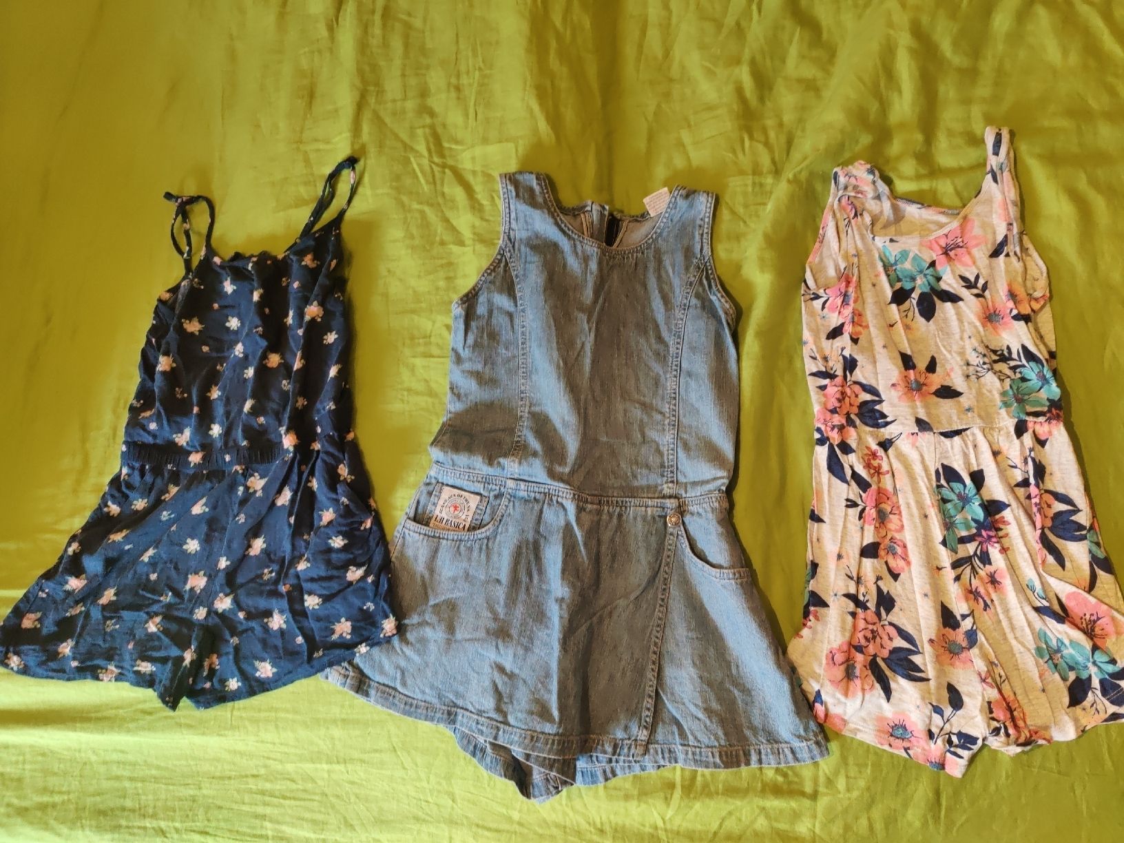 Lotti & Set di vestiti: Set kleiderpaket 3 Jumpsuit 134 – Usato da Degersheim venduto da HariOm