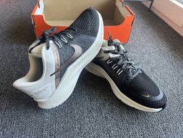 NIKE QUEST 4 PRM femme taille 38 noir