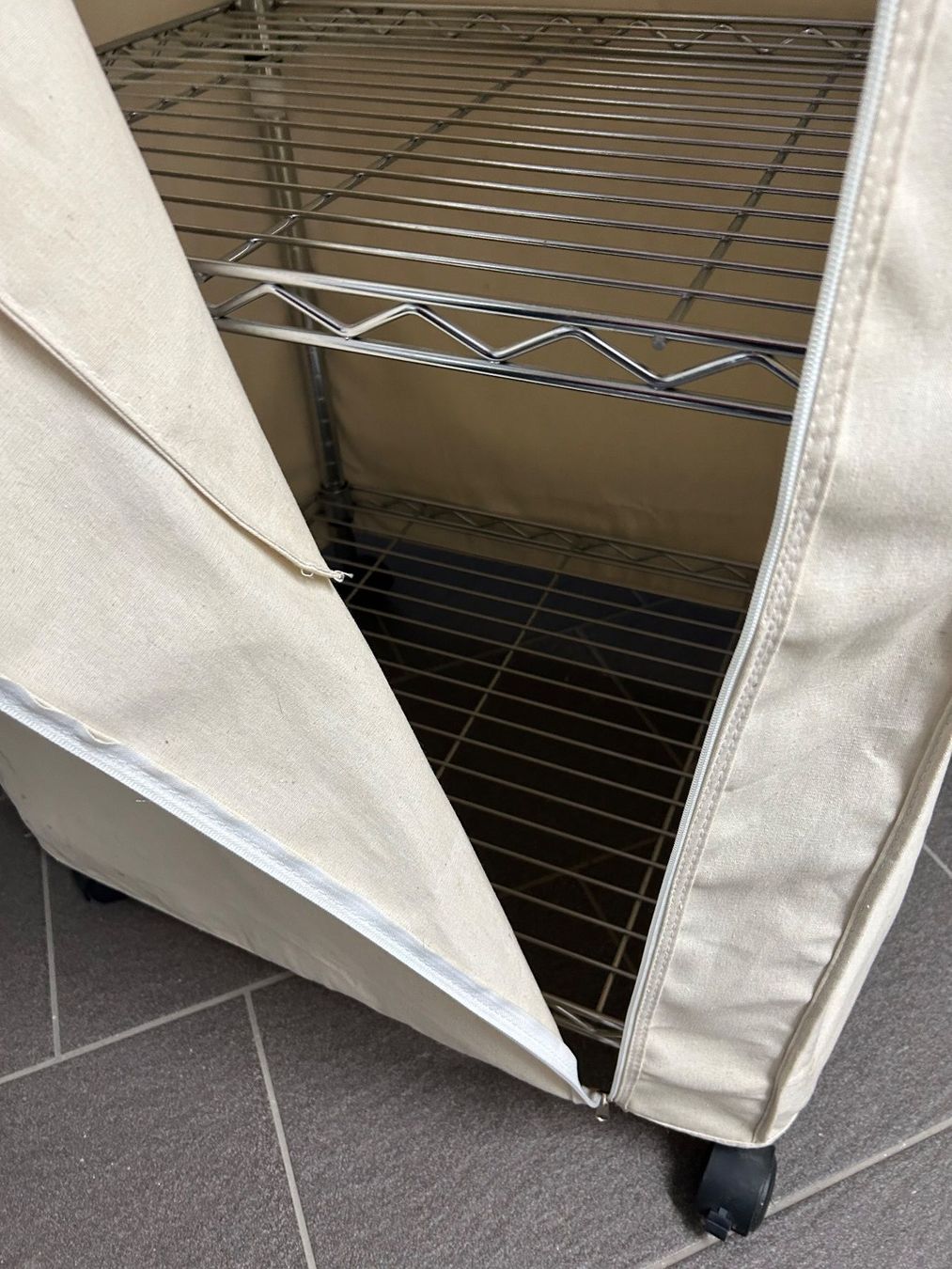 Guardaroba: Stoffgarderobe auf rollen – Usato da Aarau venduto da Tanichtis01 4