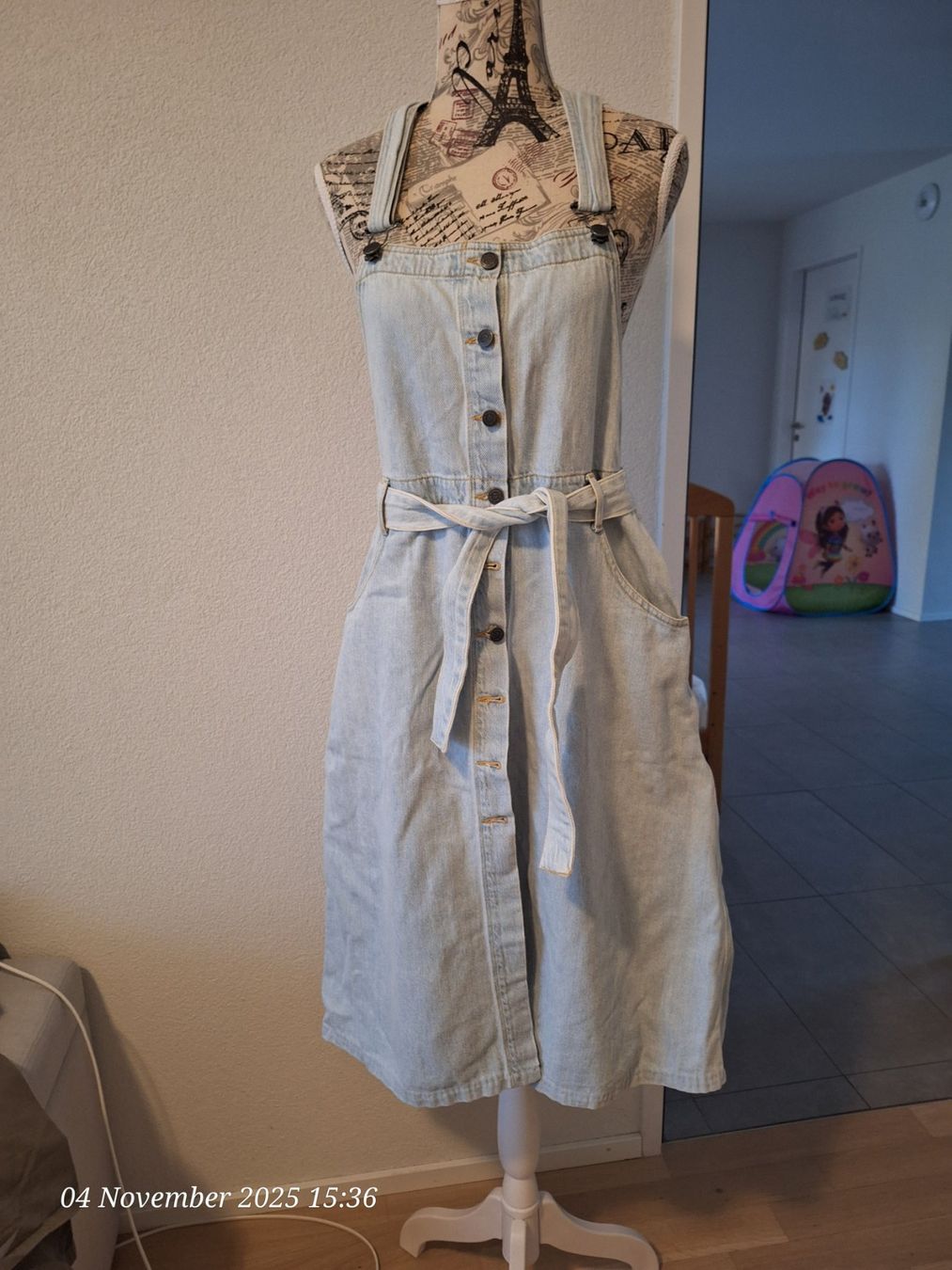 Vestiti: Latzkleid M-L – Usato da Marin-Epagnier venduto da Natasa82