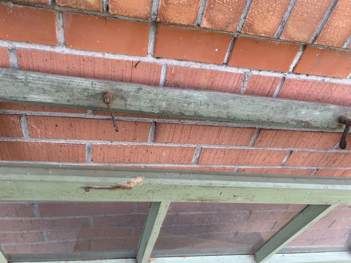 Finestre: Antikes altes Kellerfenster  – Usato da Gwatt (Thun) venduto da ate_6ng8 5