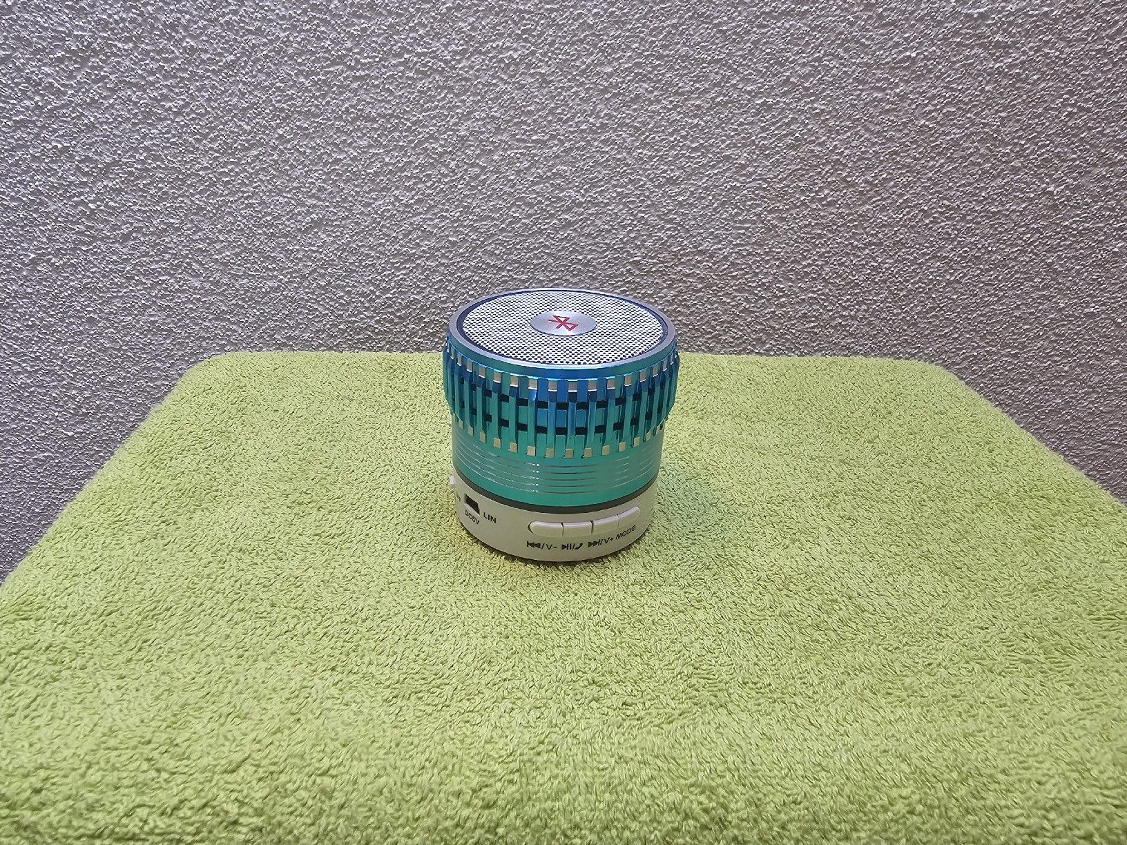 Casse acustiche: Bluetooth Lautsprecher Modell KH-65 blau gebraucht – Usato da Koppigen venduto da Komouri
