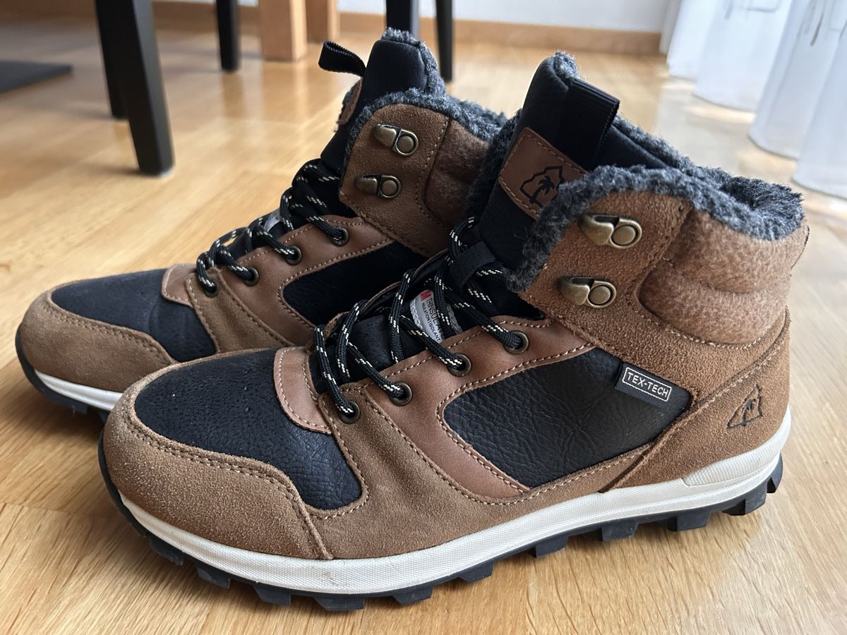 Schuhe für Jungen: Winterschuhe Grösse 42 Beach Mountain – Gebraucht aus Zürich von muffin1013 1