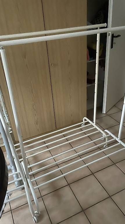 Kleiderbügel: Vendo appendi abiti ikea – Gebraucht aus Cadempino von nebbia67
