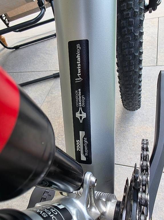 BMC Biciclette: BMC fourstroke W01 in sehr gutem Zustand – Usato da Grüningen venduto da Wennepen 5