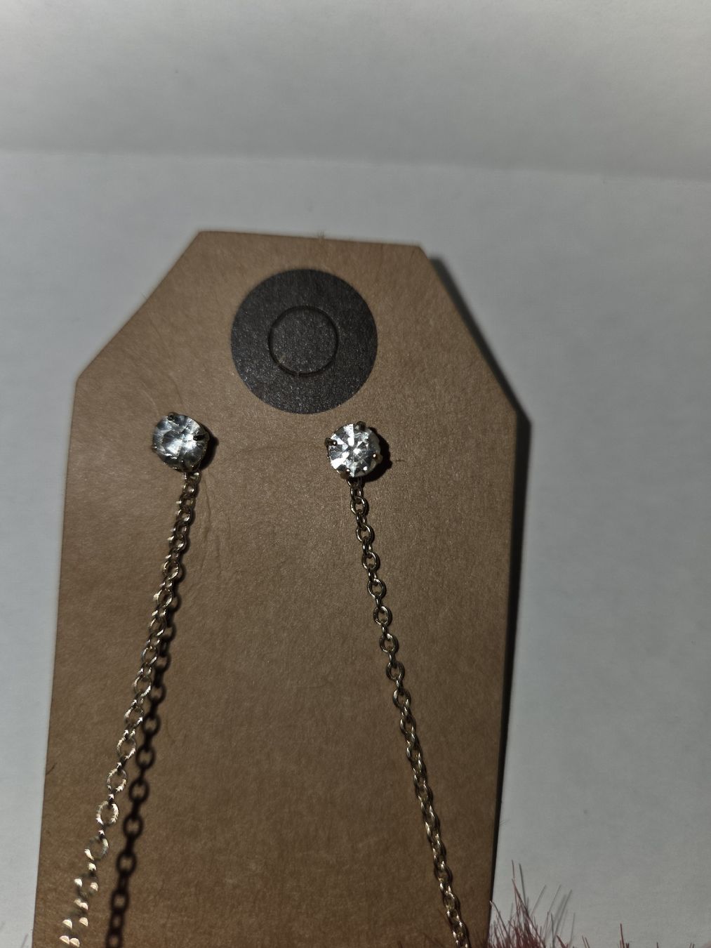 Ohrringe & -stecker: Boucles d'oreilles bordeaux pendantes – Gebraucht aus Brügg BE von man_xyd9 1