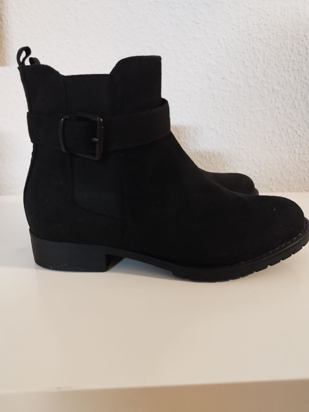 Scarpe da donna: Schwarze Stiefeletten Gr. 40 – Usato da Geroldswil venduto da TopFindsSwiss 1