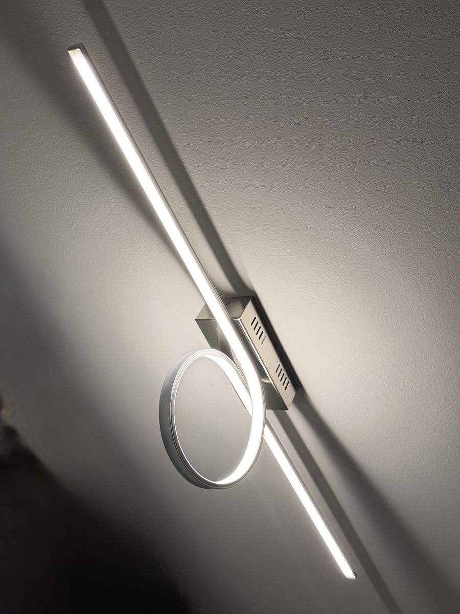 Lampadari & plafoniere: Deckenleuchte LED modern Ring Stange gebogen guter Zustand – Usato da Biel-Benken BL venduto da cor_rmw7 1