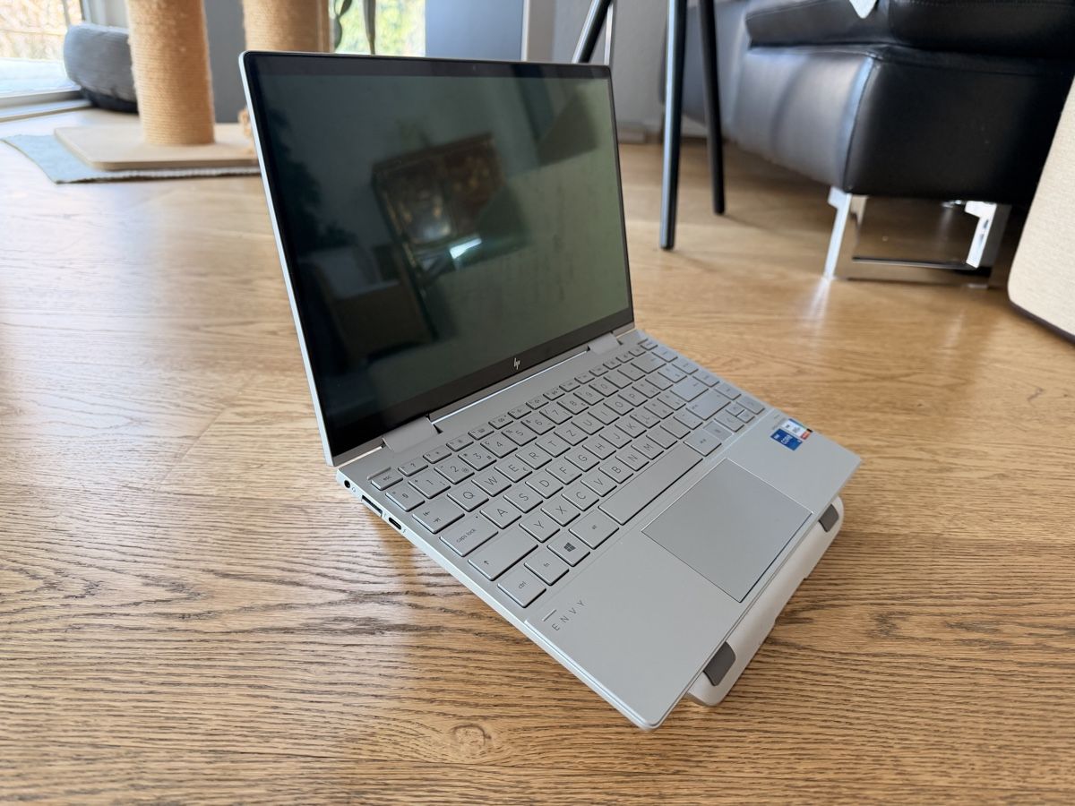 Hama Racks & Ständer: HAMA Notebook Stand Alluminium  (2024) – Gebraucht aus Hünenberg von Paddels 3