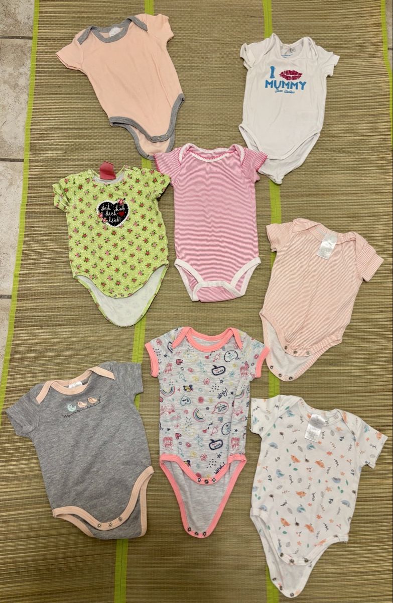 Lotti & Set di vestiti: Kleiderpaket für Mädchen, 64-teilige,  Gr.74!!! – Usato da Einsiedeln venduto da sum_xm7z 6
