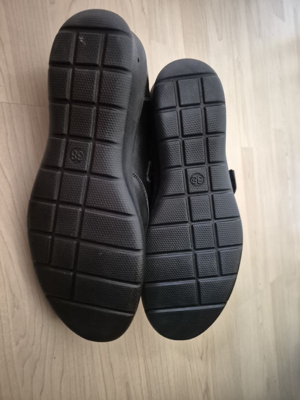 Scarpe da donna: Scandi Schuhe Grösse 38 – Usato da Oberweningen venduto da Bumblebee2 2