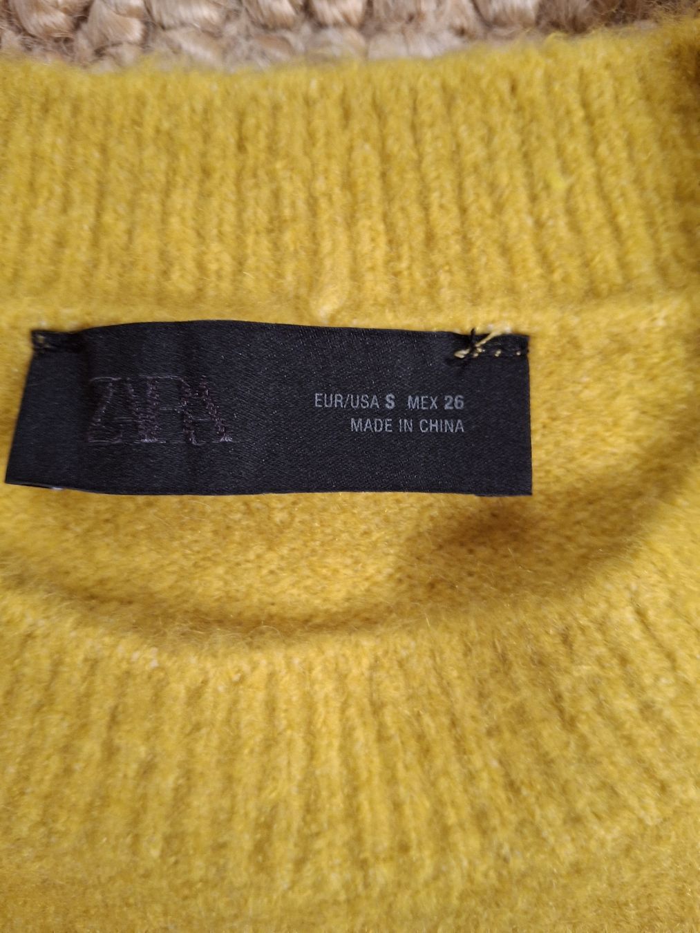 Zara Maglioni & Felpe: Pull Zara S jaune – Usato da Lausanne venduto da Cognitia 1
