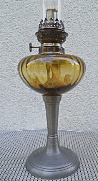 Lampade: Schöne, antike Petrollampe kompl. – Usato da Effretikon venduto da Heimstudio 3