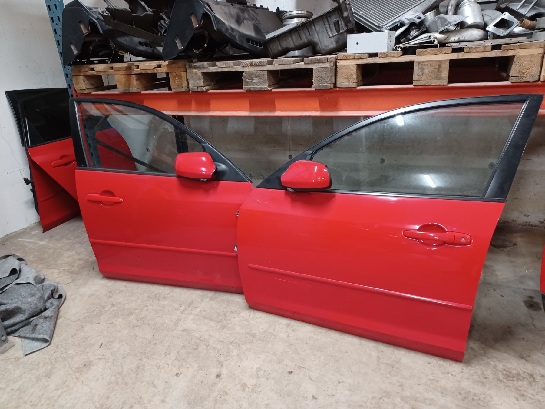 Mazda Tutti pezzi di ricambio auto: 4 Türen und Heckklappe Mazda 3 Rot – Usato da Oberhelfenschwil venduto da Whoopie1974 4
