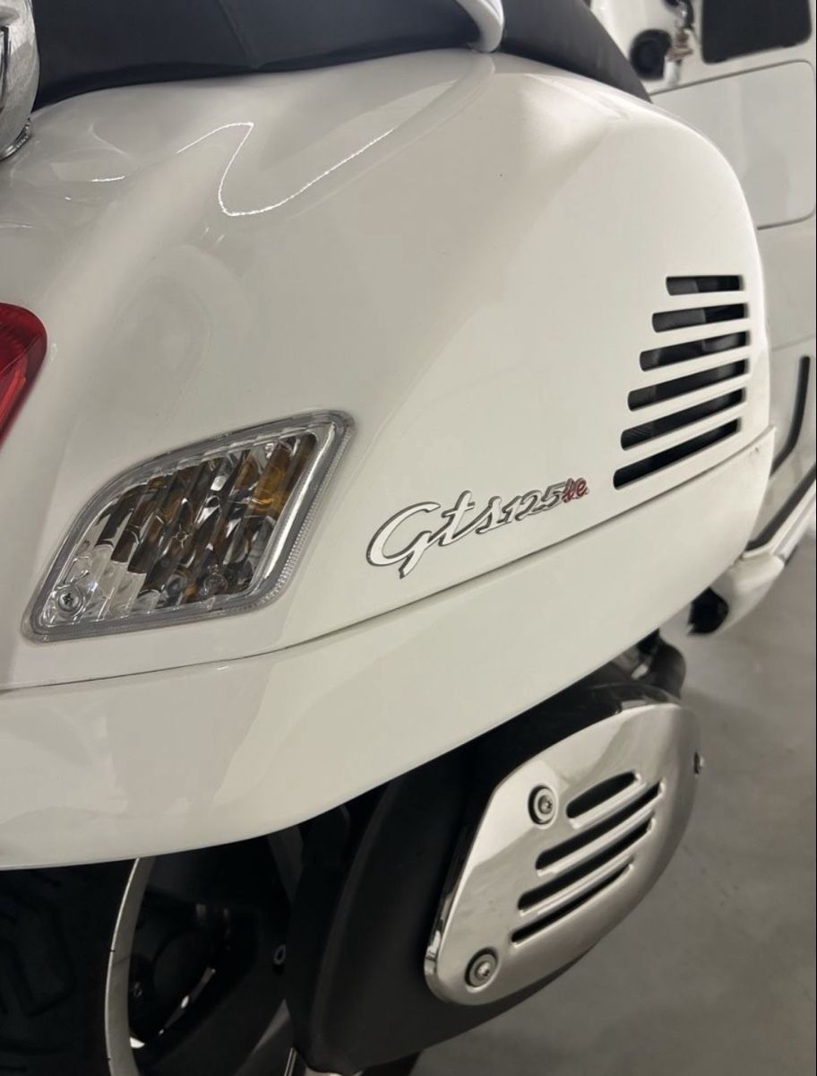 Piaggio Scooters: Vespa 125 GTS TOP!!!! – Gebraucht aus Kreuzlingen von eik_6cc8 6