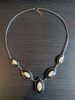 Elegante Kette schwarz-weiss mit Perlmutt