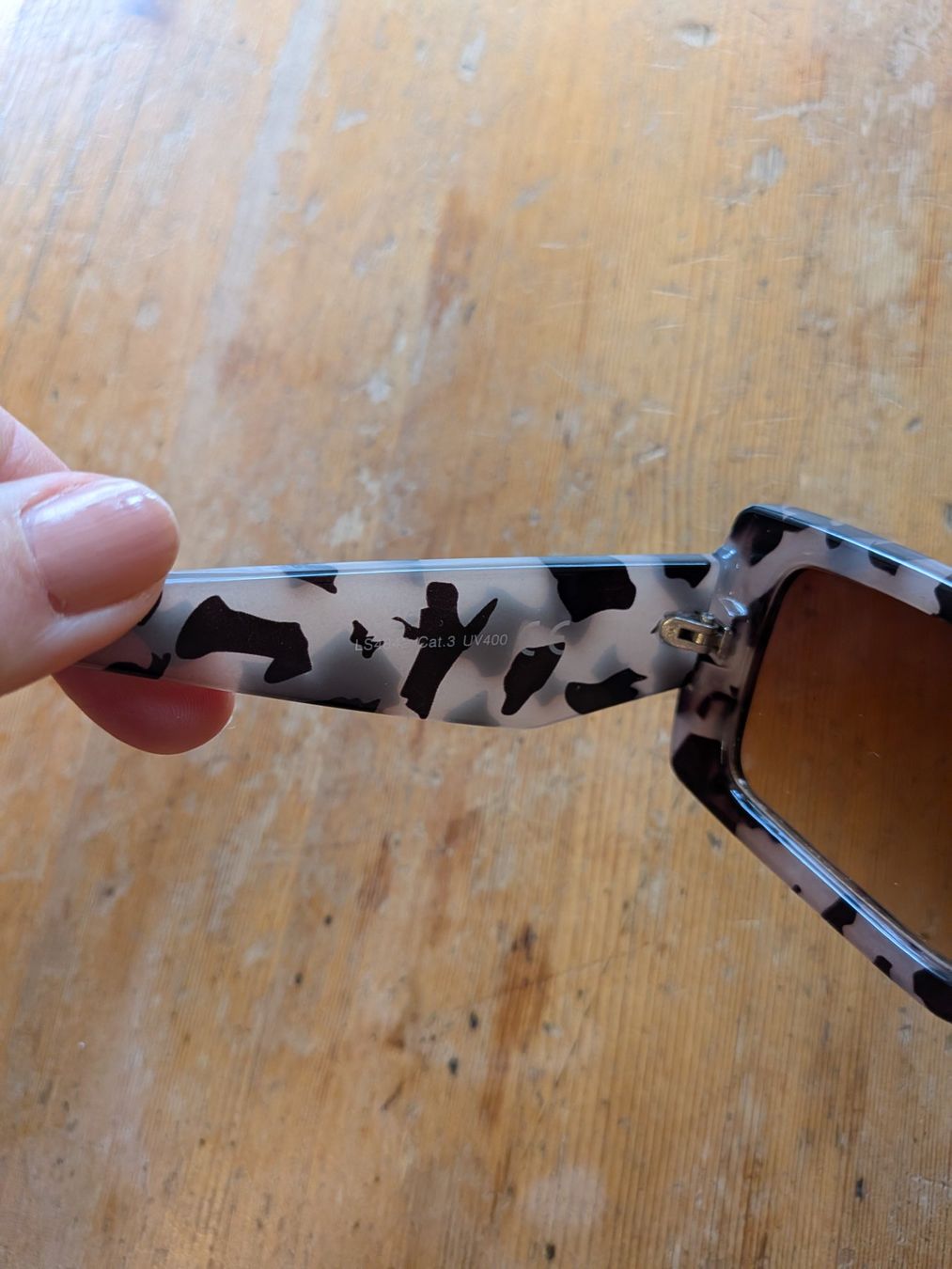 Occhiali & Lenti: Sonnenbrille eckig leomuster – Usato da Winterthur venduto da Clari1 4