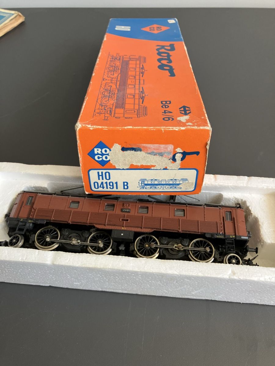 Roco Modellini di ferrovie: Roco H0 Lokomotive mit OV – Usato da Aarburg venduto da Wendepunkt_Fundgrube 1